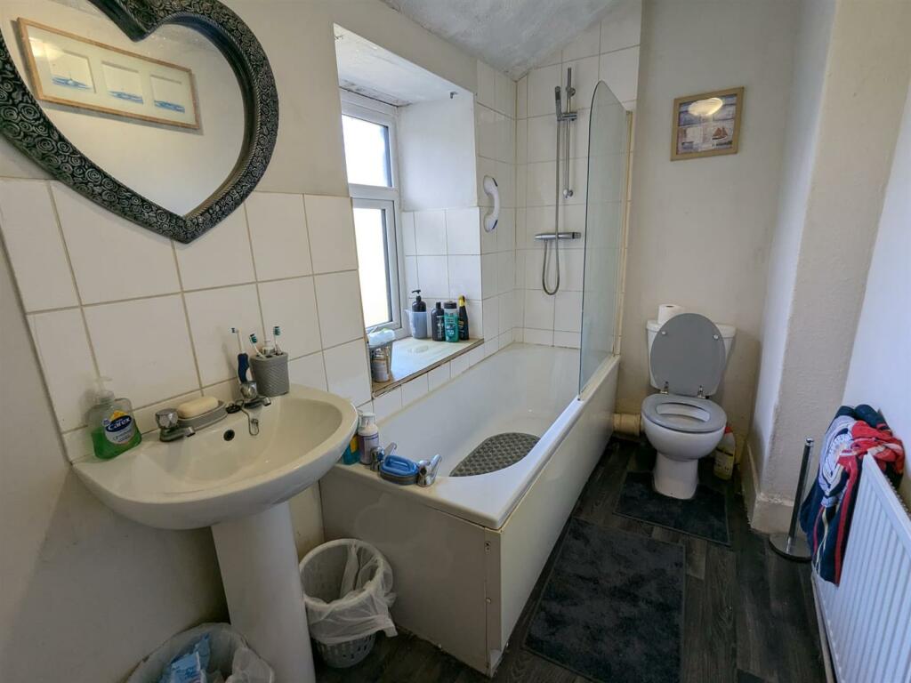 Additional image 38 of 1-11, Laburnum Place Apperley Bridge, Bradford, BD10 0NA