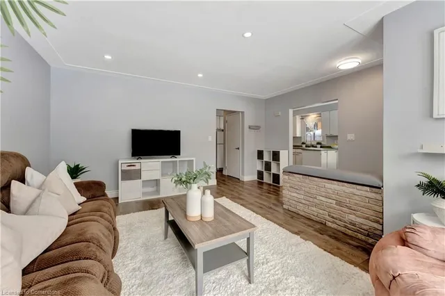 Additional image 7 of 11 Southmoor Dr