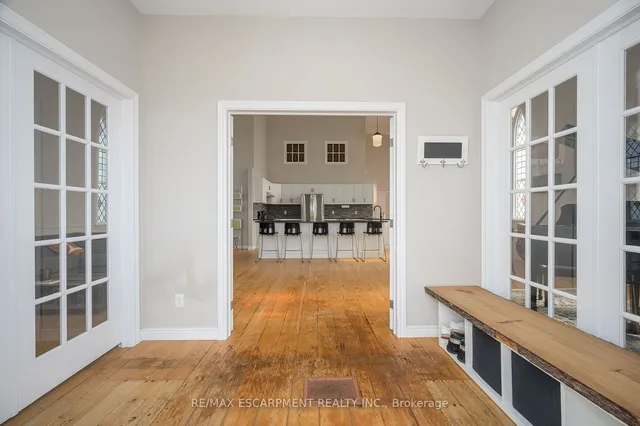 Additional image 4 of 3318 Dundas St