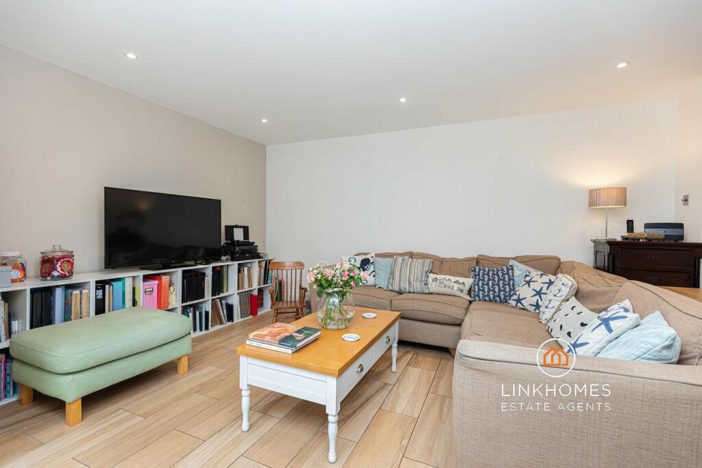 Additional image 22 of Lulworth Avenue, Poole, BH15