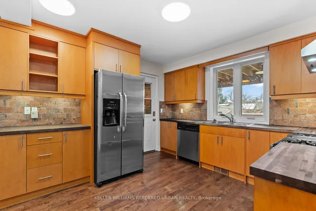 Additional image 3 of 32 Castleton Ave