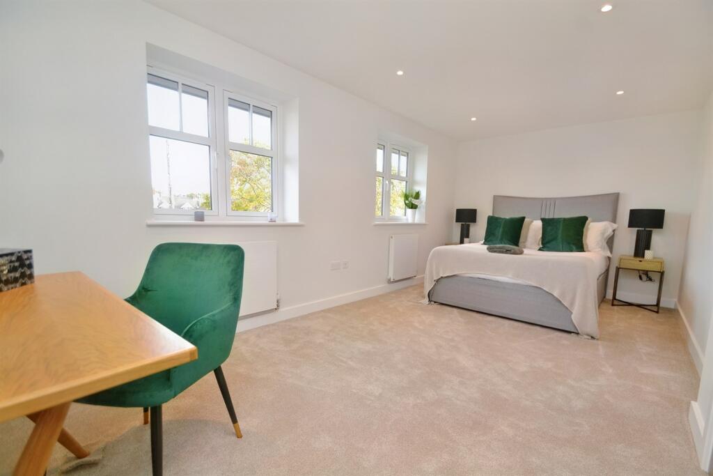 Additional image 18 of Ashley Cross