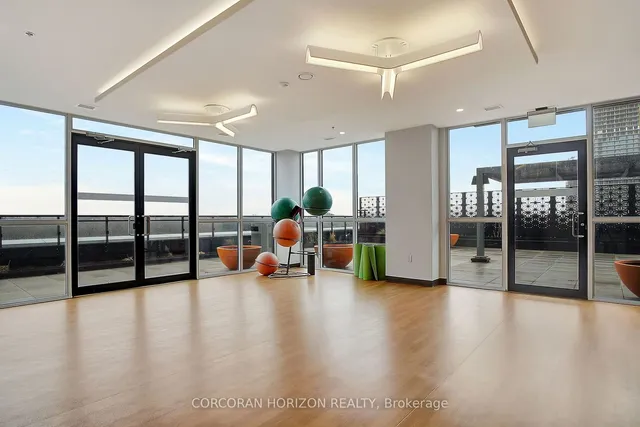 Additional image 31 of 60 Charles St Unit 2403