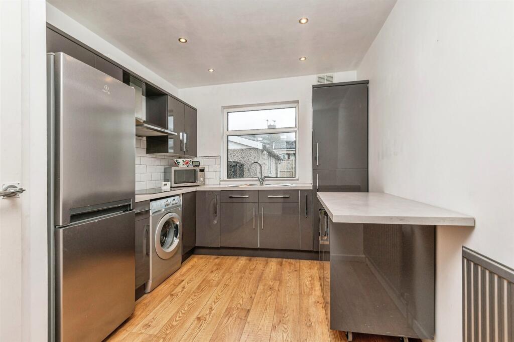 Additional image 4 of Reevy Drive, Bradford