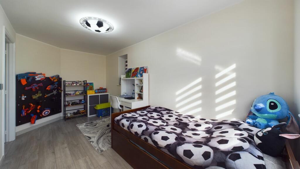 Additional image 11 of Pear Tree Close, Bradford, BD6