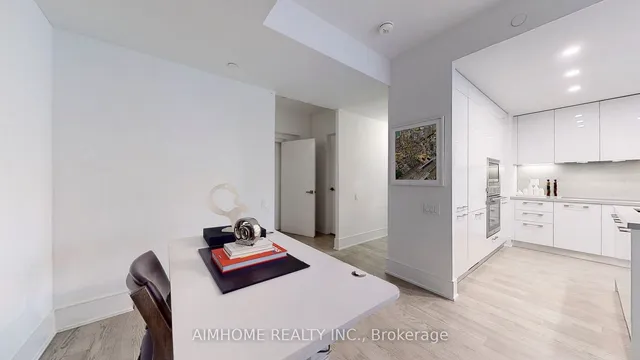 Additional image 27 of 1 Gloucester St Unit 1816