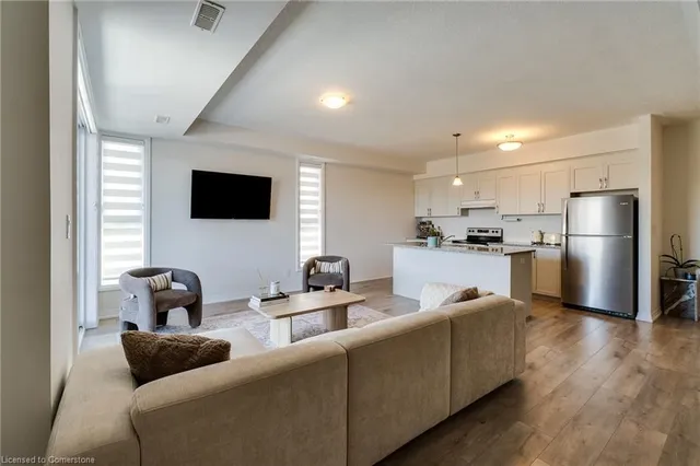 Additional image 9 of 261 Woodbine Ave Unit 68