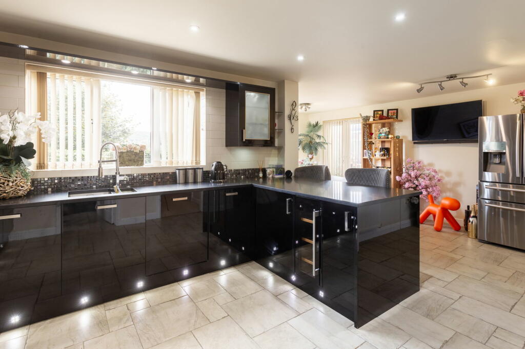 Additional image 3 of Overland Crescent, Bradford, BD10 9TG