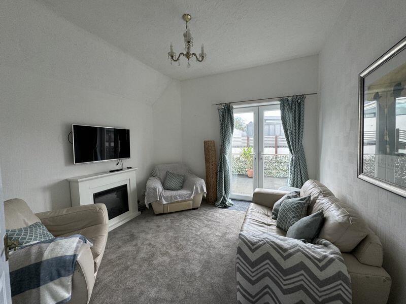 Additional image 17 of Sandbanks Peninsula - TWO 3&4 BEDROOM APARTMENTS OVER FREEHOLD COMMERCIAL