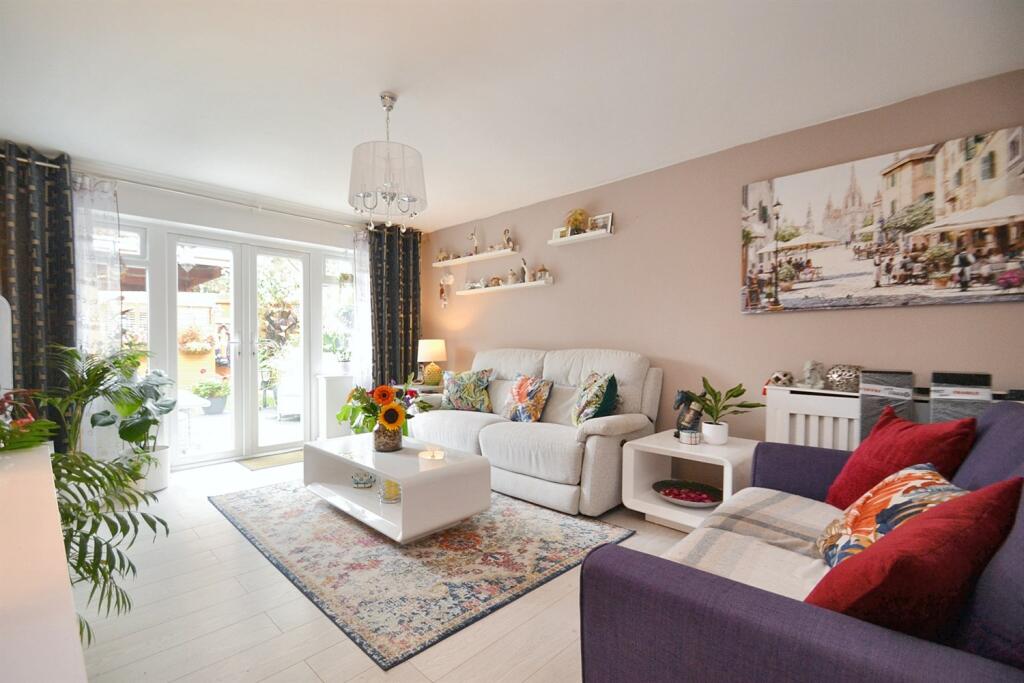 Additional image 2 of Darbys Corner