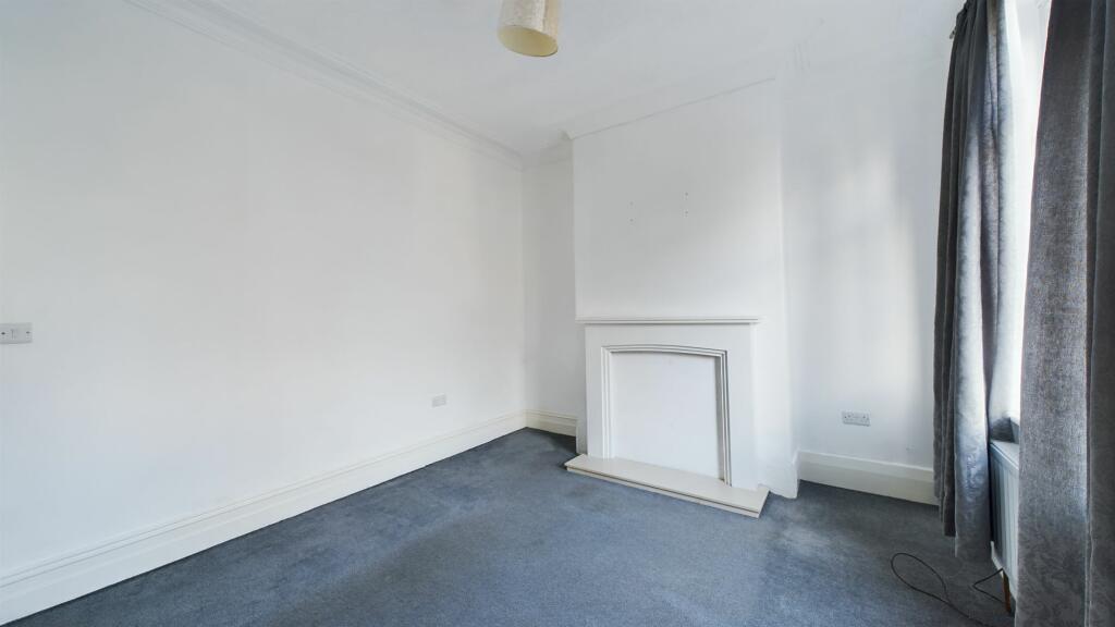 Additional image 5 of Cleckheaton Road, Bradford, BD6