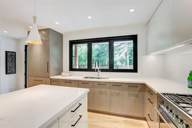 Additional image 11 of 2107 Courtland Cres