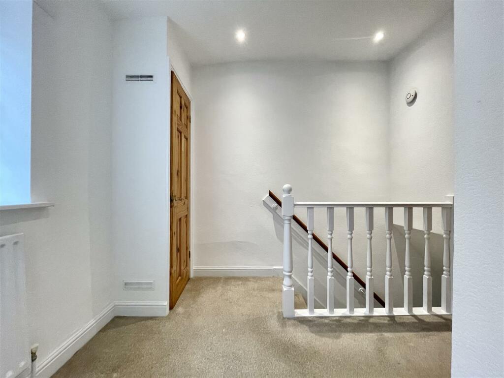 Additional image 8 of Scarlet Heights, Queensbury, Bradford