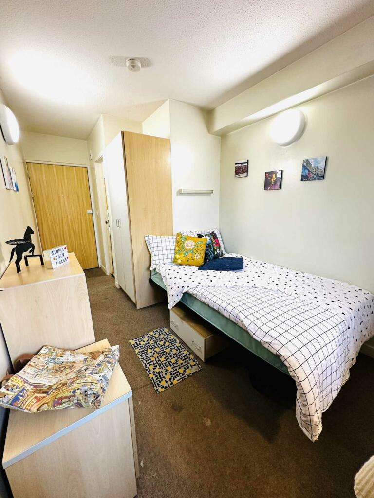 Additional image 4 of Bradford