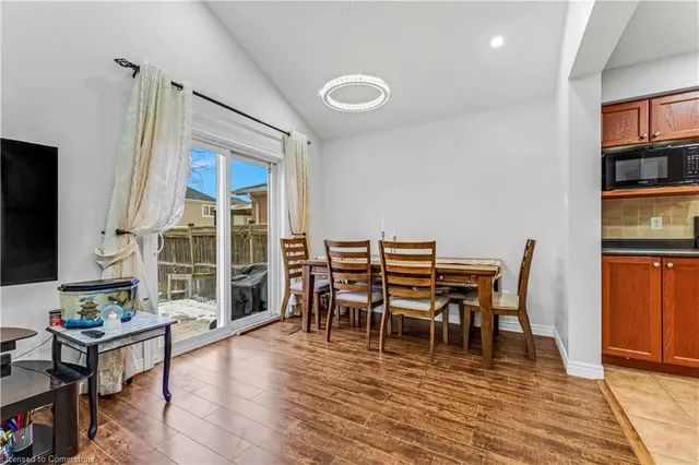 Additional image 11 of 369 Thomas Slee Dr