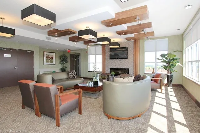 Additional image 32 of 112 Benton St Unit 210