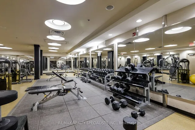 Additional image 31 of 60 Absolute Ave Unit 1904