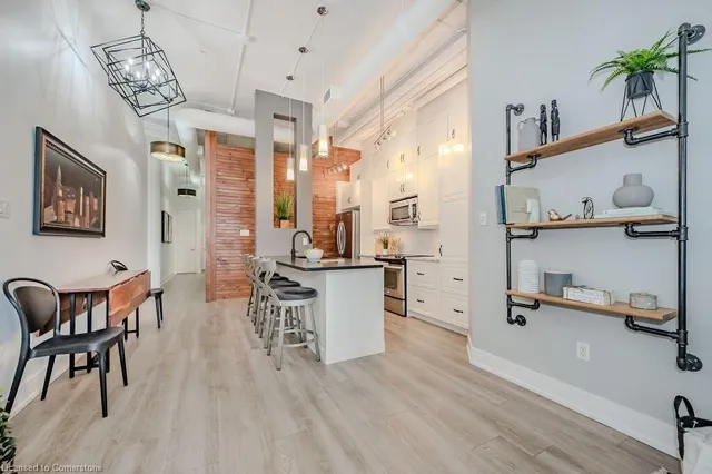 Additional image 10 of 112 Benton St Unit 210