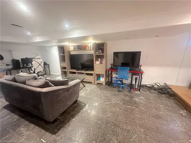 Additional image 17 of 70 Ellis Ave