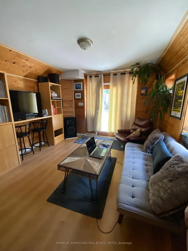 Additional image 7 of 1263 Woodbine Ave