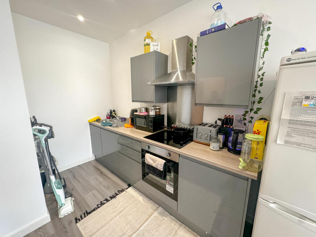 Additional image 6 of Card House, Bingley Road, Bradford, BD9 6SD