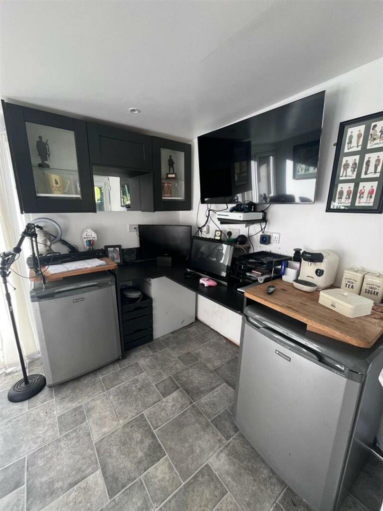 Additional image 25 of Lidget, Oakworth