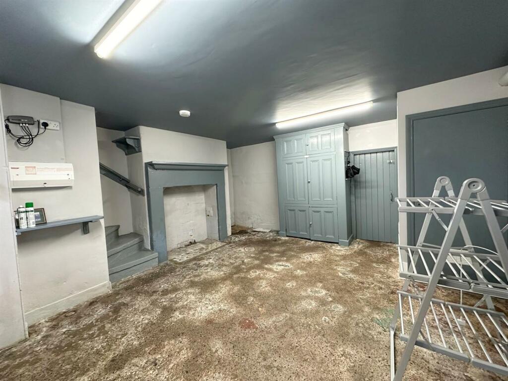 Additional image 24 of Glen Lee Lane, Keighley