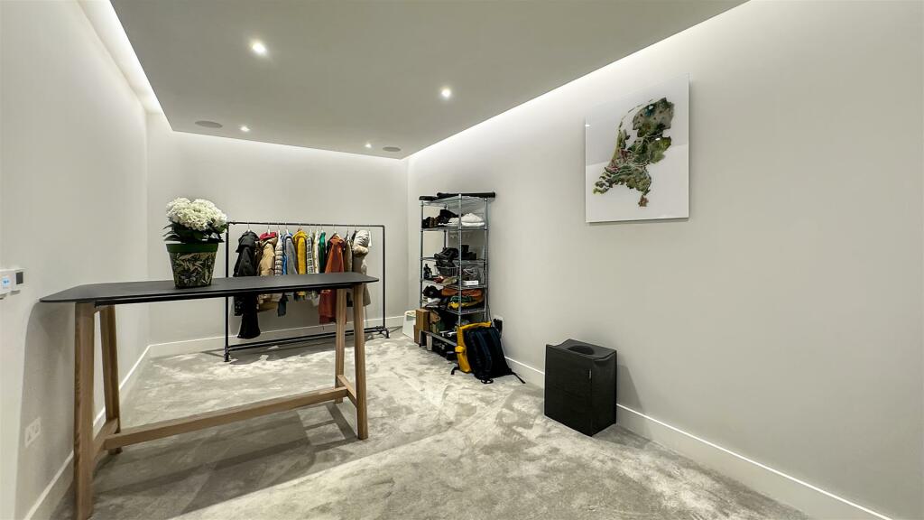 Additional image 18 of Whitecliff Road, Whitecliff