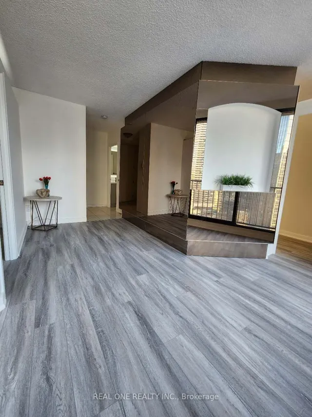 Additional image 4 of 33 Harbour Sq Unit 2430