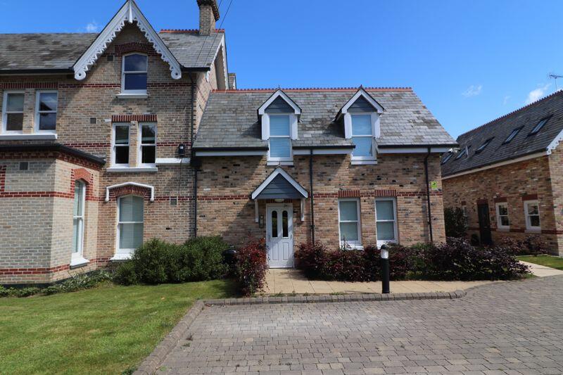 Delightful 2 bedroom apartment - £1400 pcm
