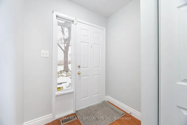 Additional image 3 of 205 Highland Cres Unit 11
