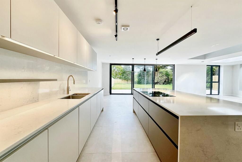 Additional image 21 of Lilliput