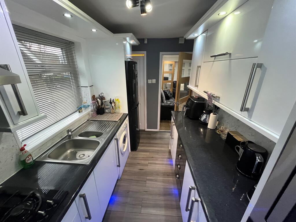 Additional image 5 of Crescent Walk, Clayton, Bradford