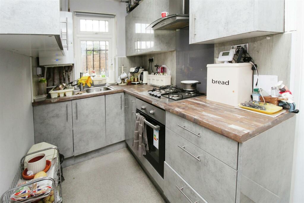 Additional image 4 of Thoresby Grove, Bradford, BD7 4QW