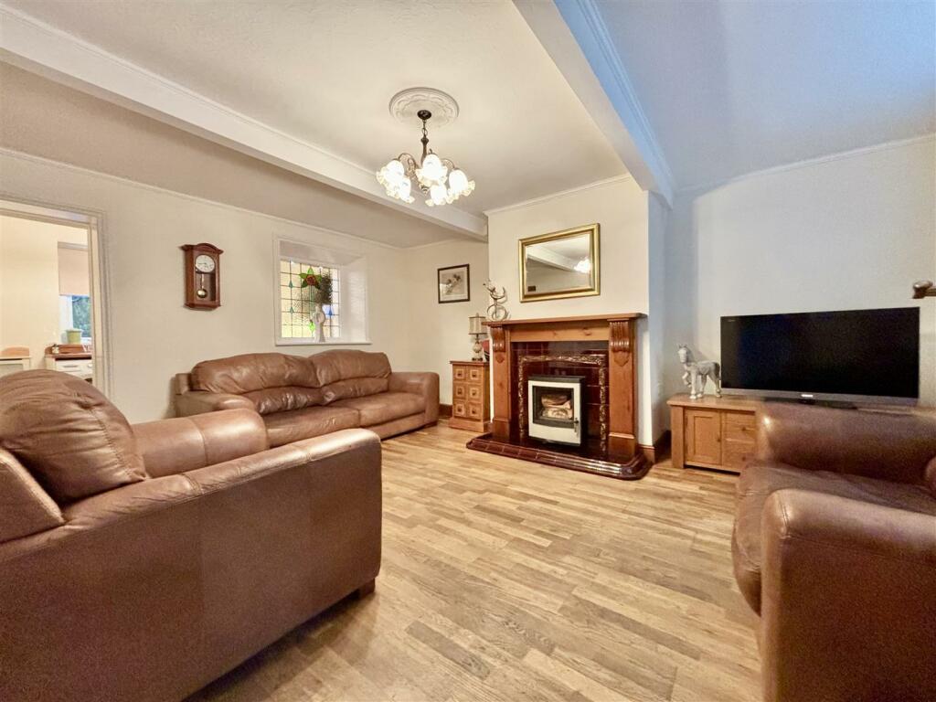 Additional image 5 of Highgate Road, Clayton Heights, Bradford