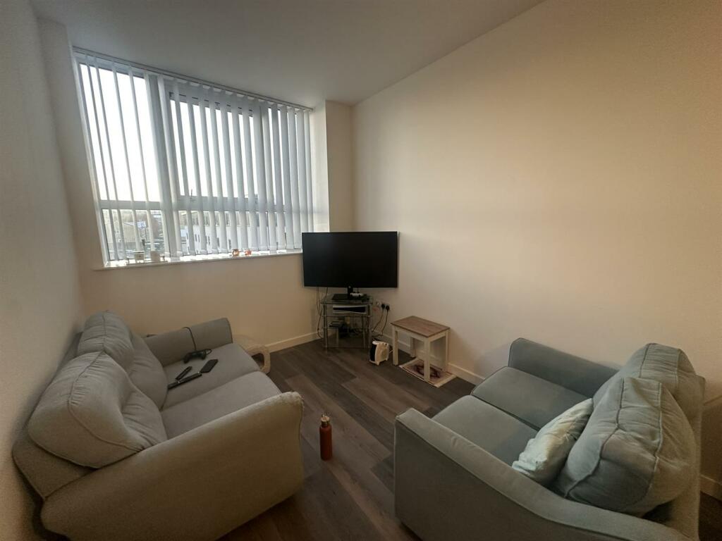 Additional image 2 of Card House, Bingley Road, Bradford