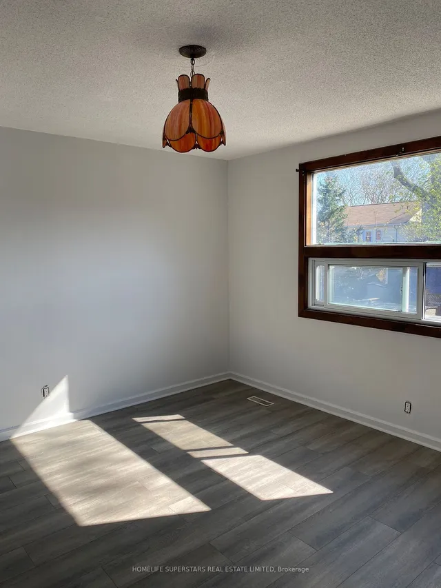 Additional image 4 of 1263 Woodbine Ave