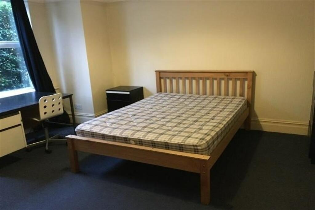 Additional image 4 of 5 bedroom Semi Detached House in Springborne