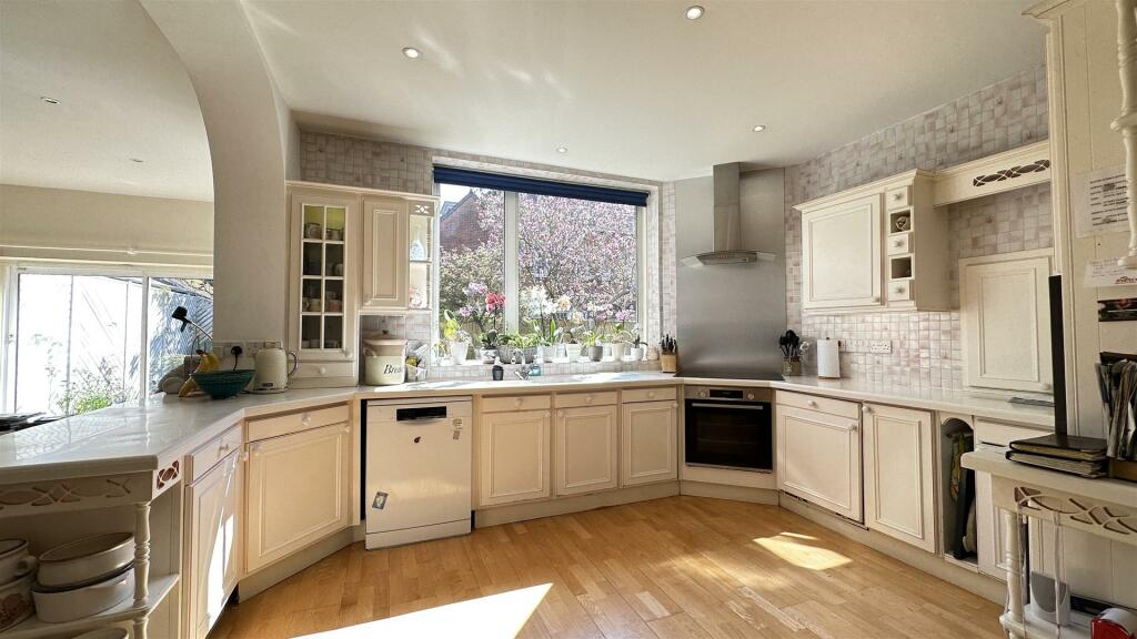 Additional image 19 of Ettrick Road, Branksome Park