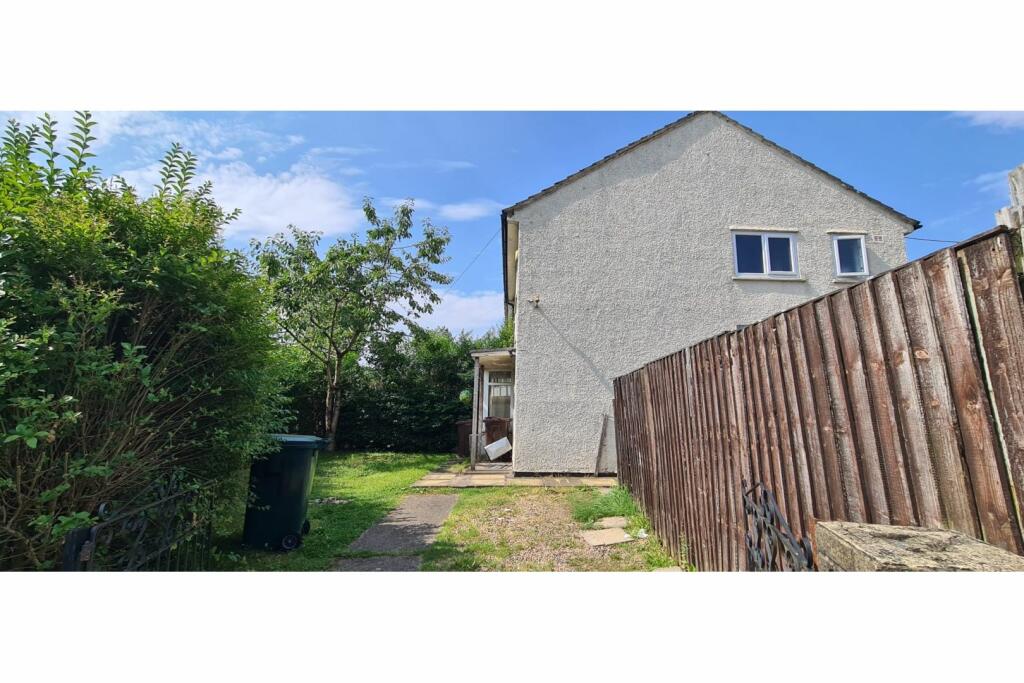 Additional image 14 of Dulverton Grove, Bradford, BD4