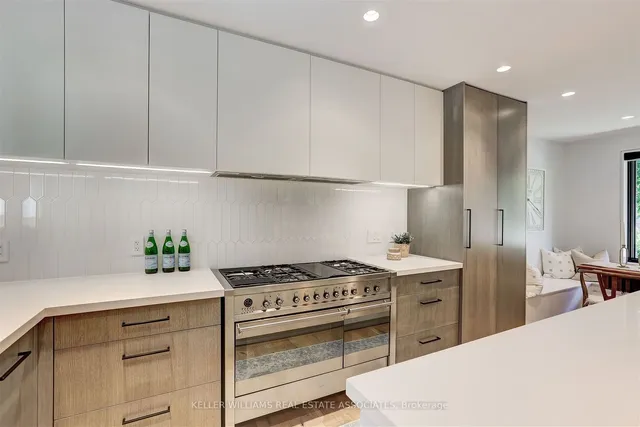 Additional image 9 of 2107 Courtland Cres