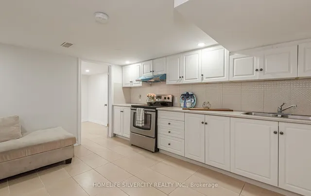 Additional image 31 of 32 Sledman St