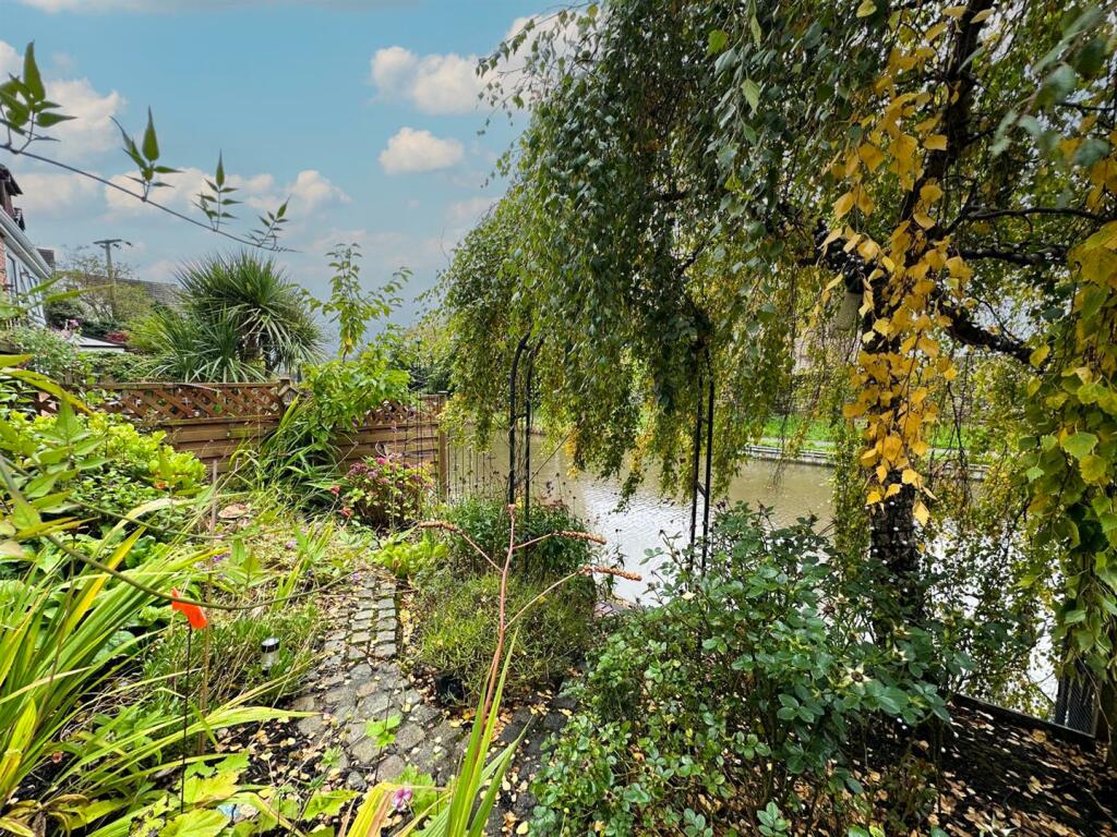 Additional image 30 of Wharfe Court, Silsden