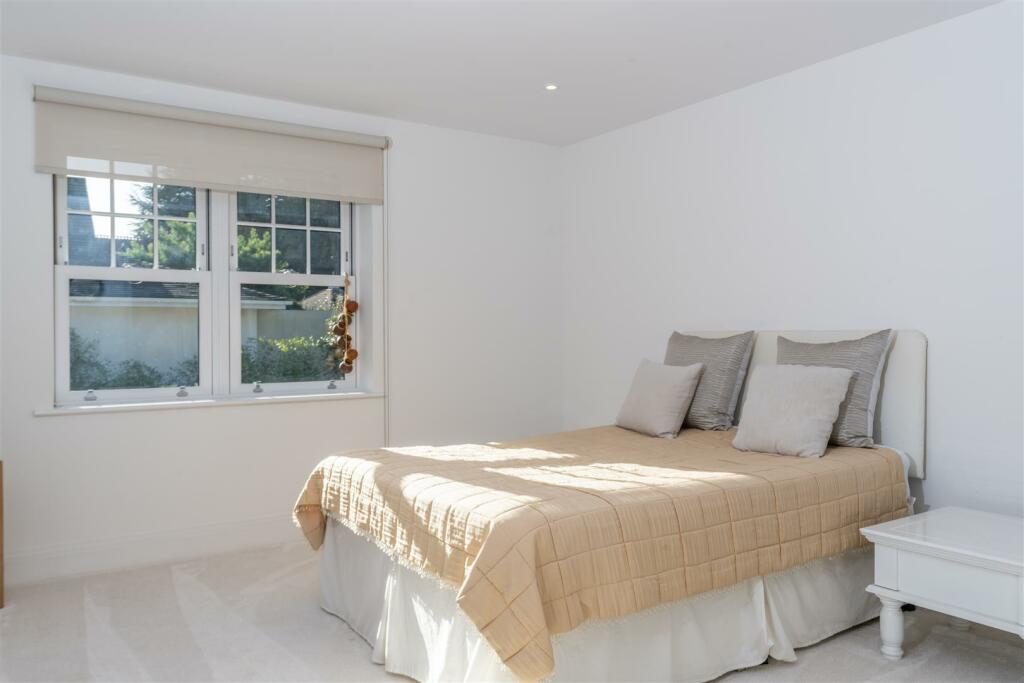 Additional image 15 of Lilliput Road, Lilliput