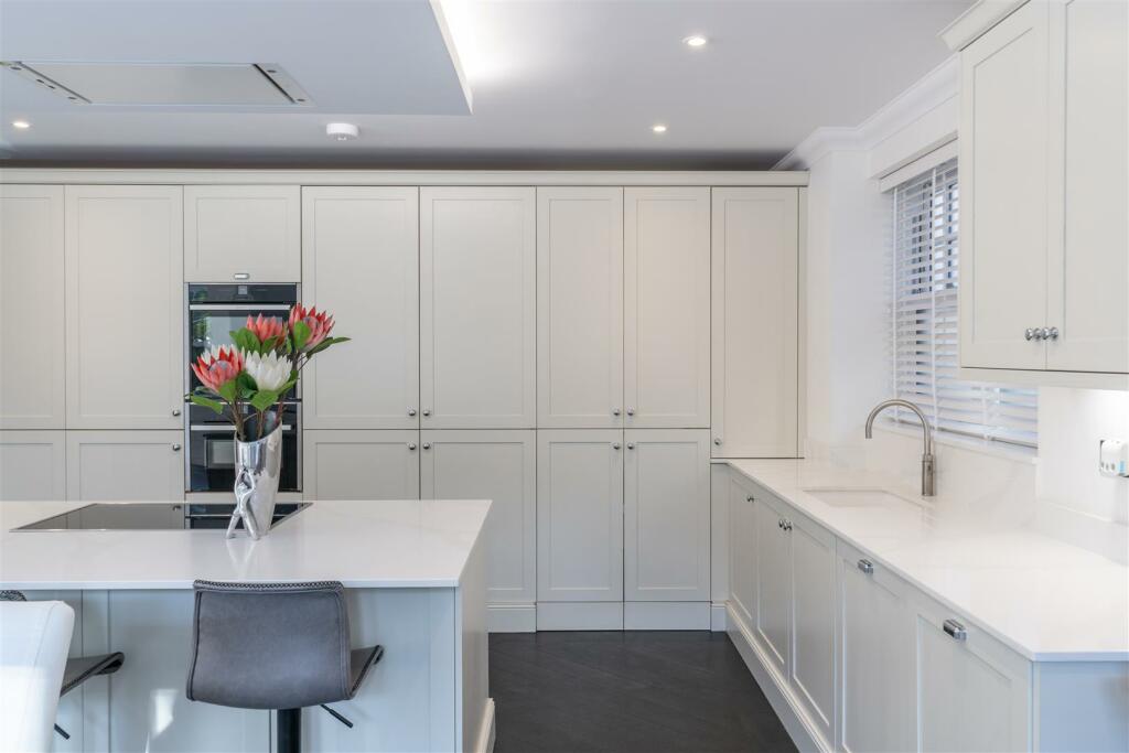 Additional image 2 of Lilliput Road, Lilliput