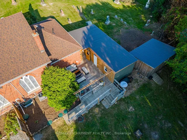 Additional image 33 of 3318 Dundas St