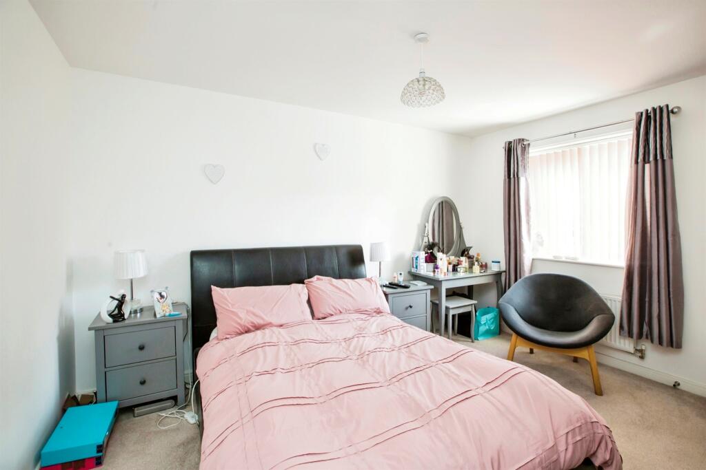 Additional image 8 of Far Hunger Hill Close, Queensbury, Bradford