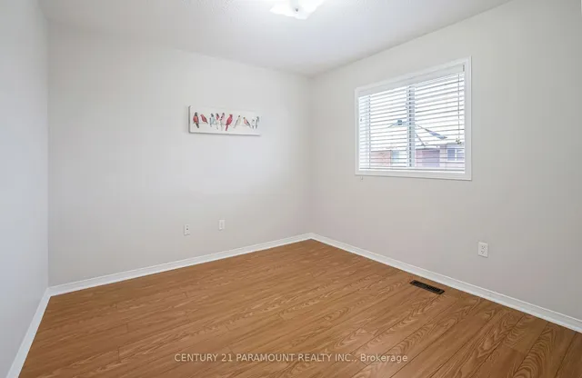 Additional image 33 of 43 Crystal Glen Cres