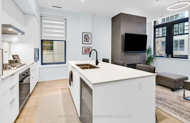 Additional image 17 of 22 Lombard St Unit 203