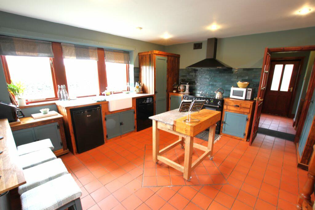Additional image 2 of 5 bedroom house for sale – Cherry Tree House, Wilsden, Bradford, BD15 0DB